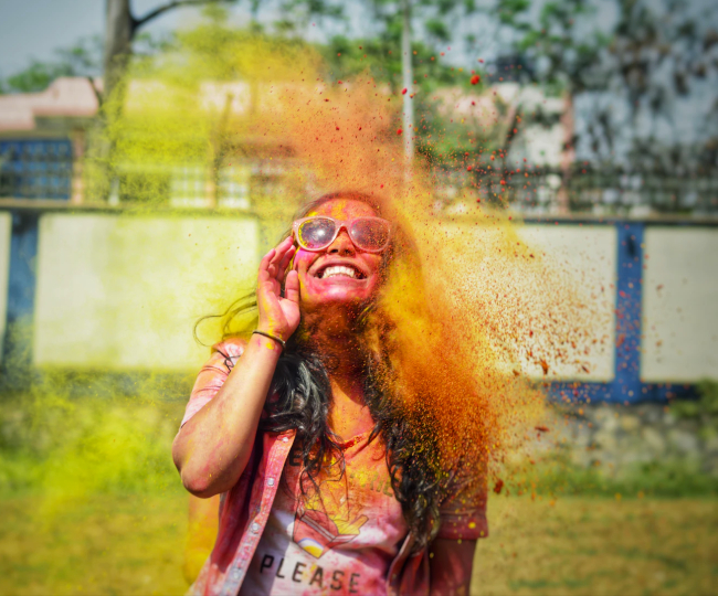 Holi 2021: फेस्टिवल की फोटो एल्बम को बनाएं मजेदार और यादगार इन यूनिक